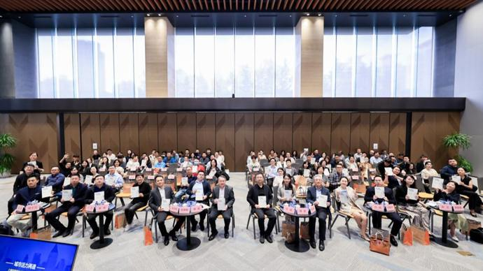 上海已成全球最大辦公樓市場(chǎng)，存量商辦樓宇更新走出三條新路