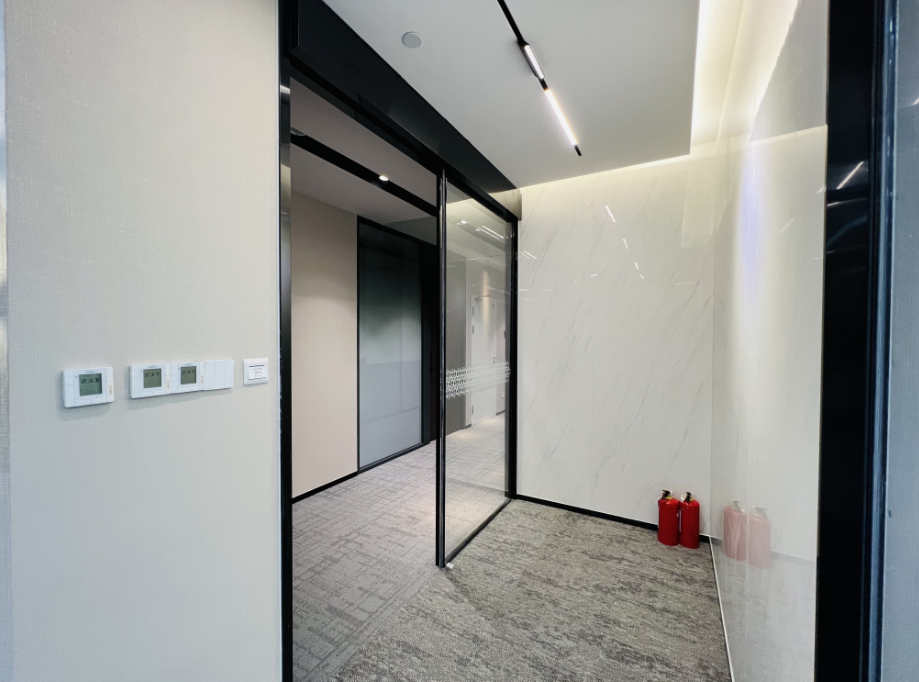 領展企業(yè)廣場寫字樓出租，面積178平米，月租金62195元/月