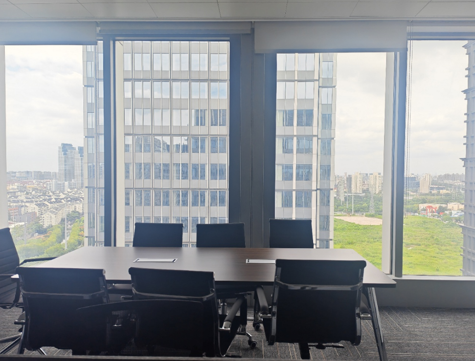 高尚領(lǐng)域?qū)懽謽浅鲎?，面積175平米，租金報(bào)價(jià)4 元/㎡·天