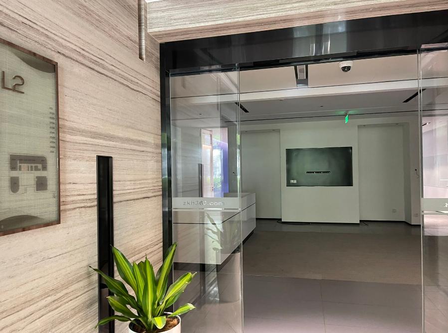 虹橋麗寶廣場辦公室出租，整層面積3140平米