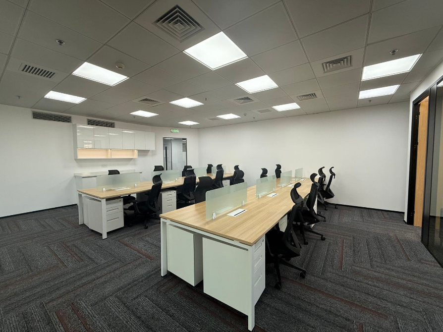 新梅聯(lián)合廣場(chǎng)辦公室出租，面積125平米，租金報(bào)價(jià)5.8元/㎡/天