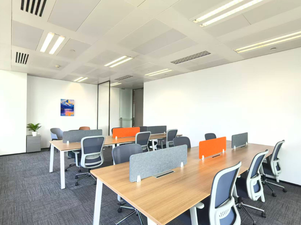 中農(nóng)投大廈辦公室出租，1個隔斷 、12個工位，月租金22758元/月