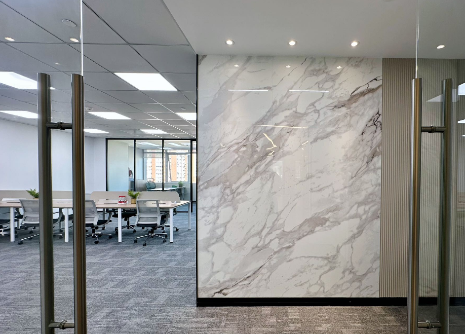 我格廣場辦公室出租，面積228平米，租金報(bào)價(jià)3.8元/天/平