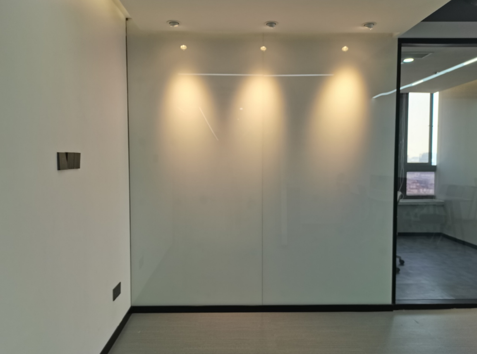 海洋石油大廈辦公室出租，面積110平米，租金報(bào)價(jià)3.5元/平米/天