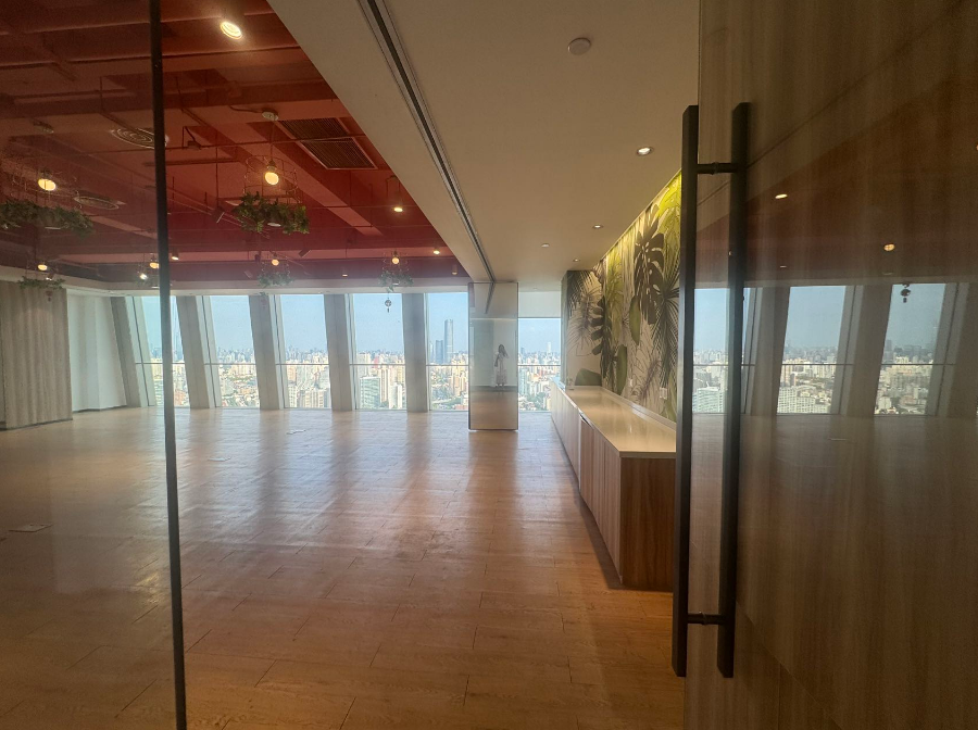 古北SOHO寫字樓出租，面積2365平米，租金報(bào)價(jià)5.51元/平/天